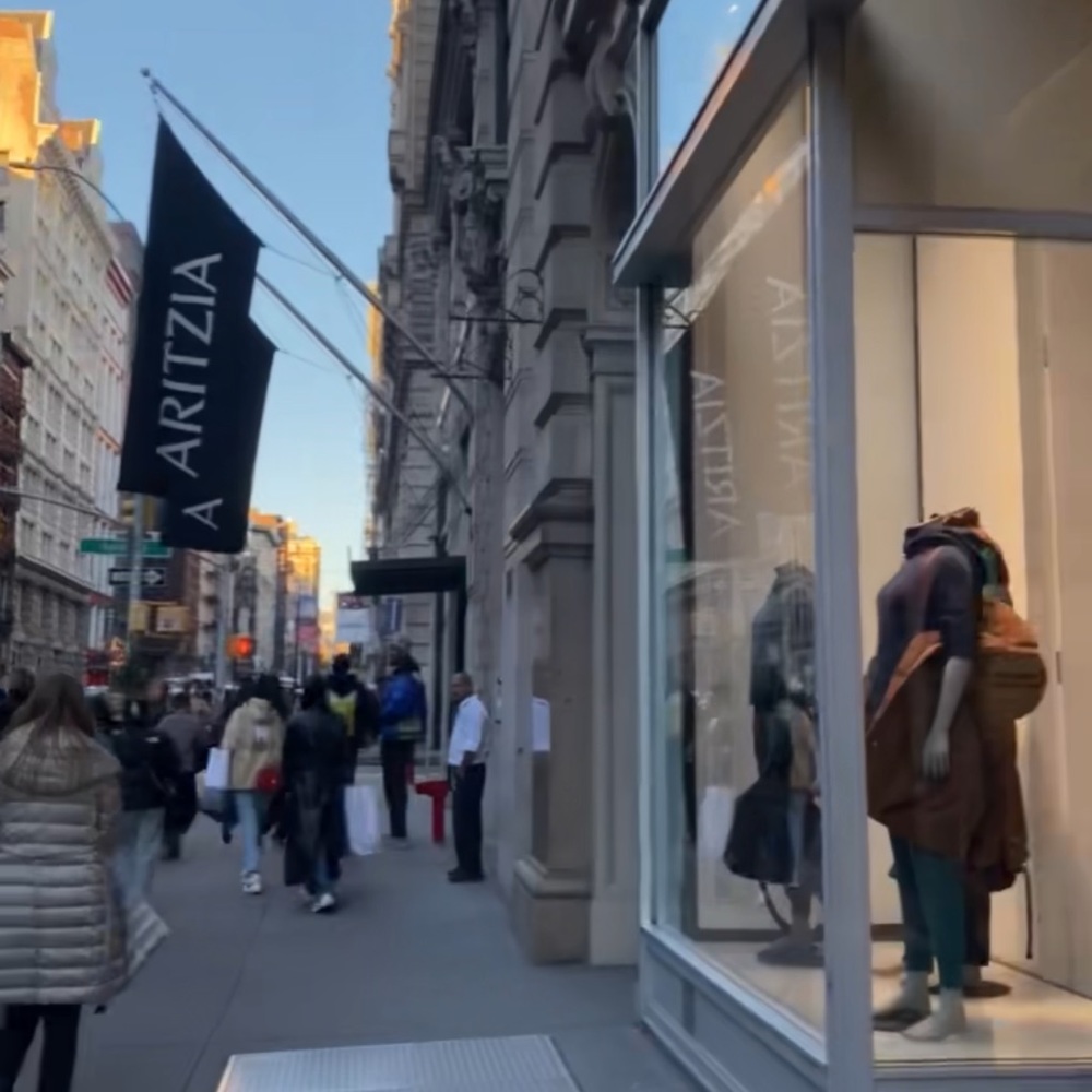 NYC Aritzia